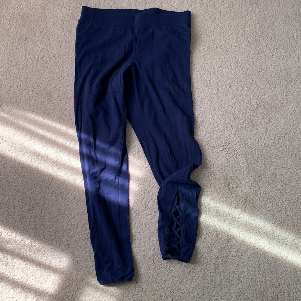 Criss cross ankle leggings